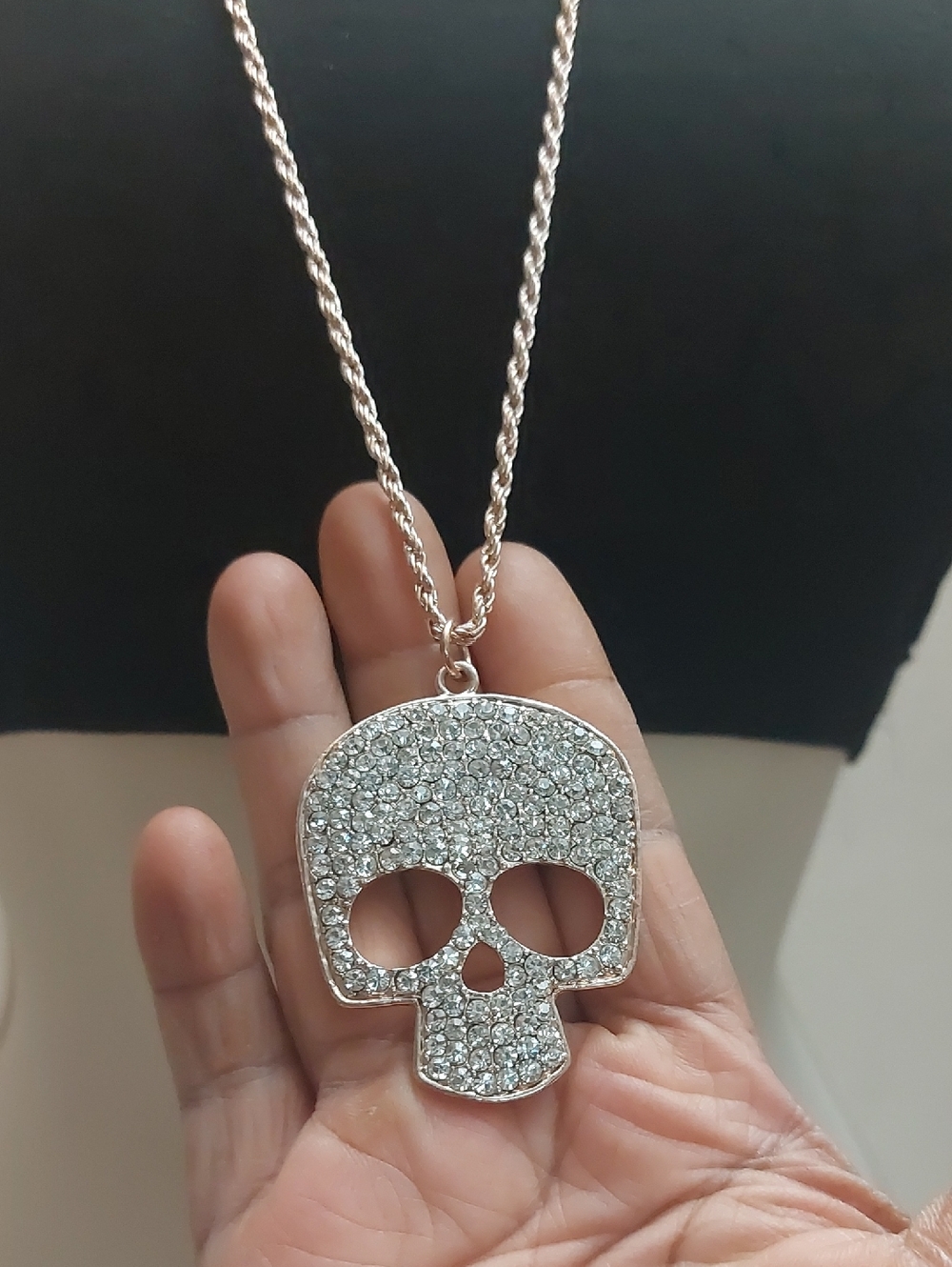 Rhinestone Paved Skull Pendant Rose Gold Tone Rope Chain Necklace